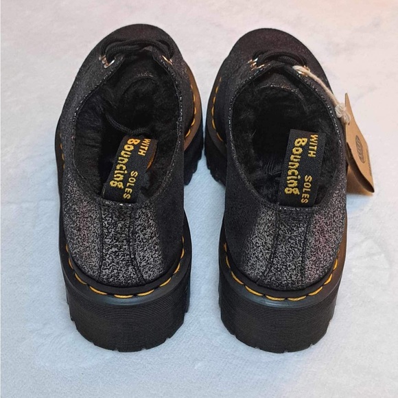 DR. MARTENS - 1461 FAUX FUR-LINED METALLIC LEATHER PLATFORM SHOES - Women's 9 - Picture 5 of 11